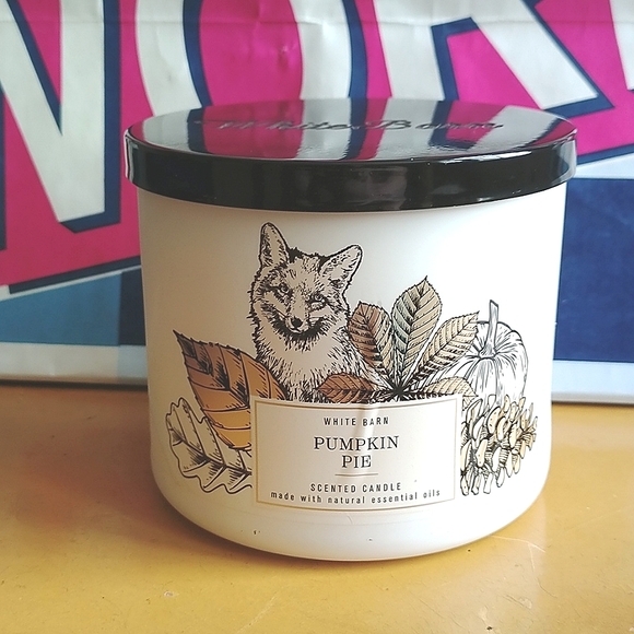 Host Pick 🎉 Bath & Body Works Pumpkin Pie 3-Wick Candle🥧 - Picture 1 of 5